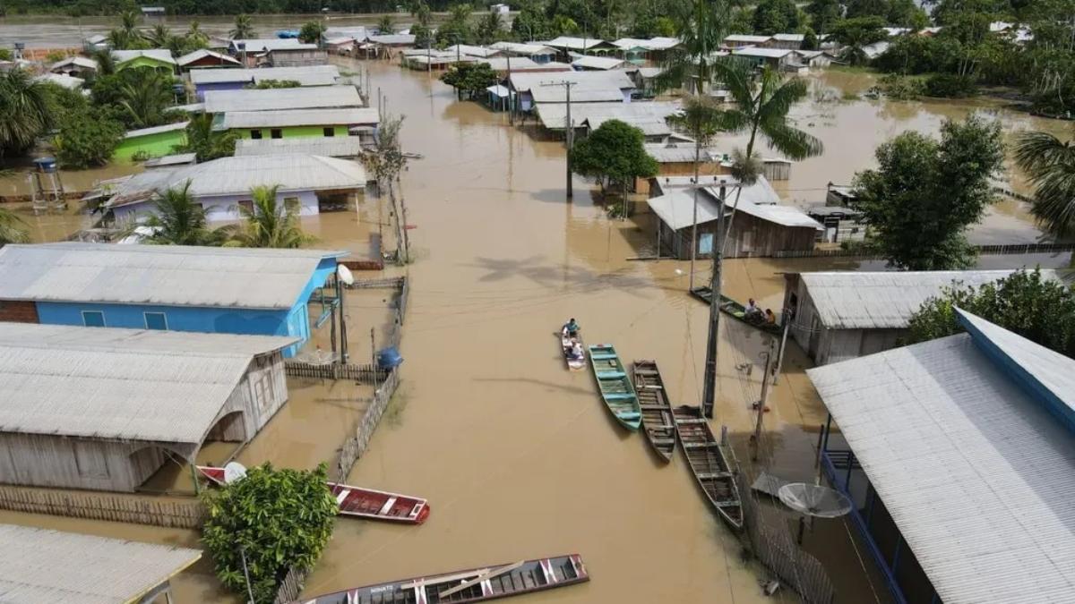 Cheia no Amazonas já afeta mais de 130 mil famílias e 42 municípios seguem em emergência