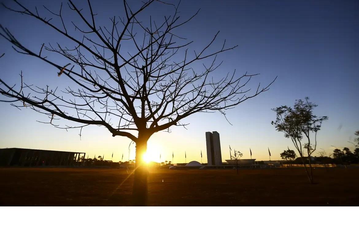Chuvas e clima seco convivem no Norte, que entra em alerta de umidade