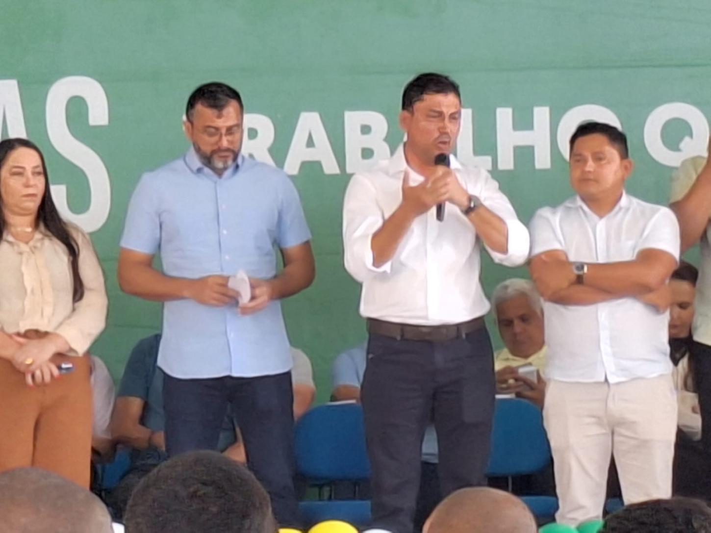 GOVERNADOR FAZ ENTREGAS NOTÁVEIS A POPULAÇÃO DO MUNICÍPIO DE LÁBREA