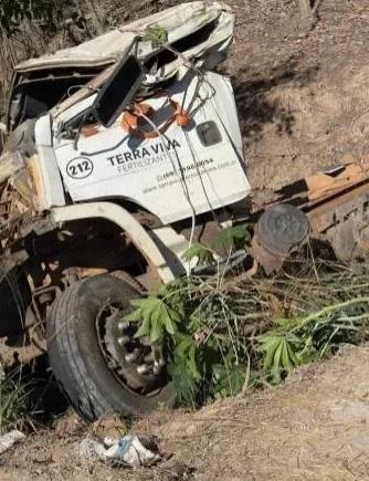 Motorista de caminhão de empresa de Rolim de Moura morre em grave acidente na BR-435, entre Vilhena e Colorado do Oeste