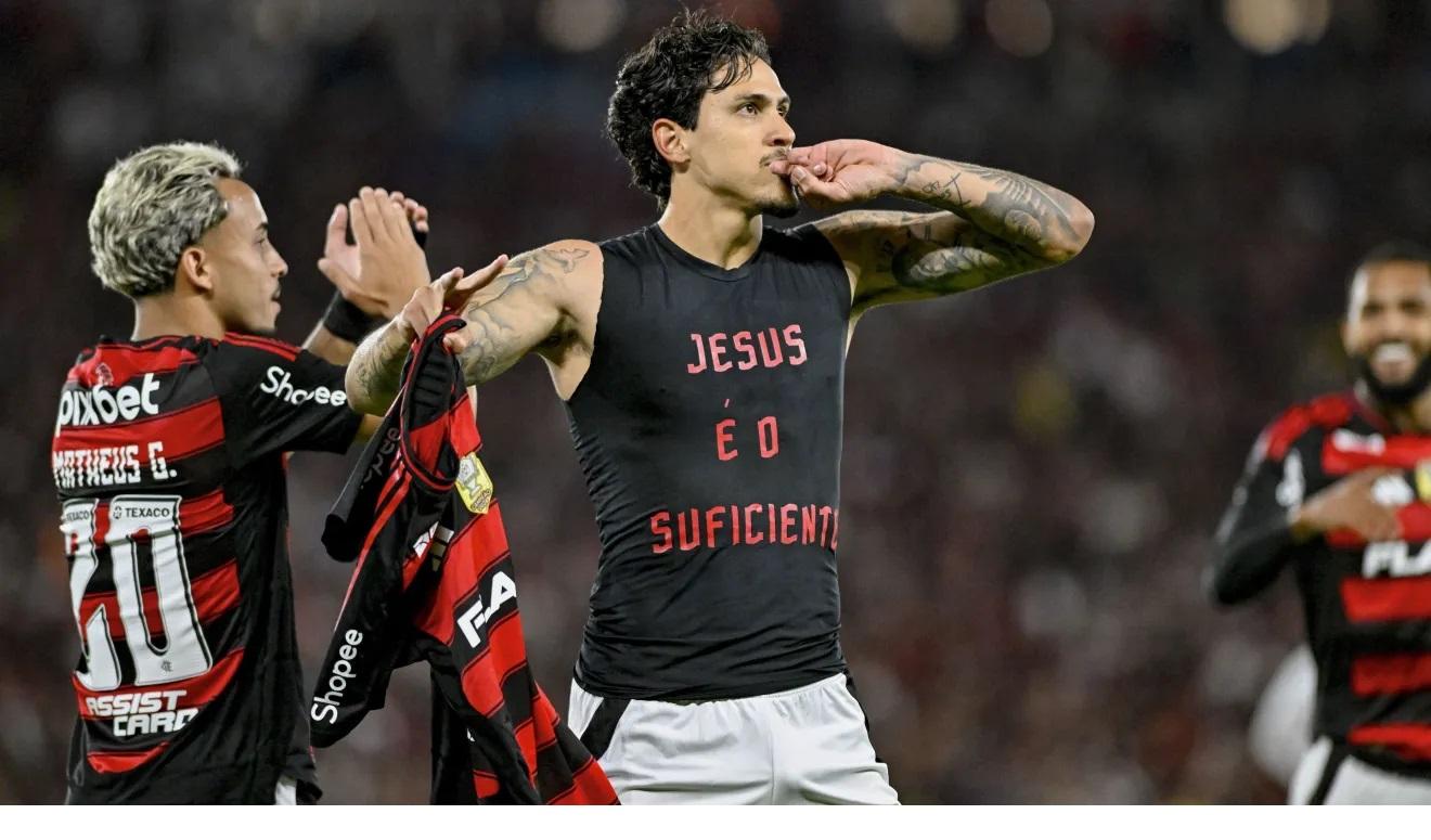 Pedro marca no fim, supera polêmica, e Flamengo vence Fluminense no Brasileirão