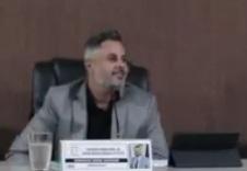 VEREADOR  JHONATAN SOUZA ANDRADE QUE POR UM ACASO OCUPA O CARGO DE PRESIDENTE DA CÂMARA MUNICIPAL DE NOVA BRASILÂNDIA D’OESTE ACHA QUE TEM O REI NA BARRIGA