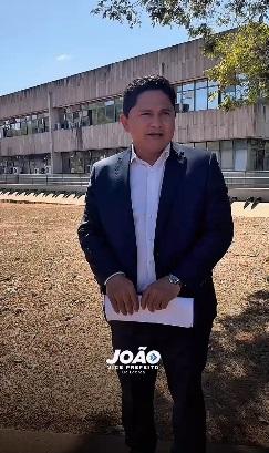 VICE-PREFEITO DE LÁBREA INCURSIONA NA ESPLANADA DOS MINISTÉRIOS PARA  DEFENDER  USO SUSTENTÁVEL DA FLONA IQUIRI CUJA RETIRADA DE PRODUTOS SEJA REVERTIDA EM BENEFÍCIOS