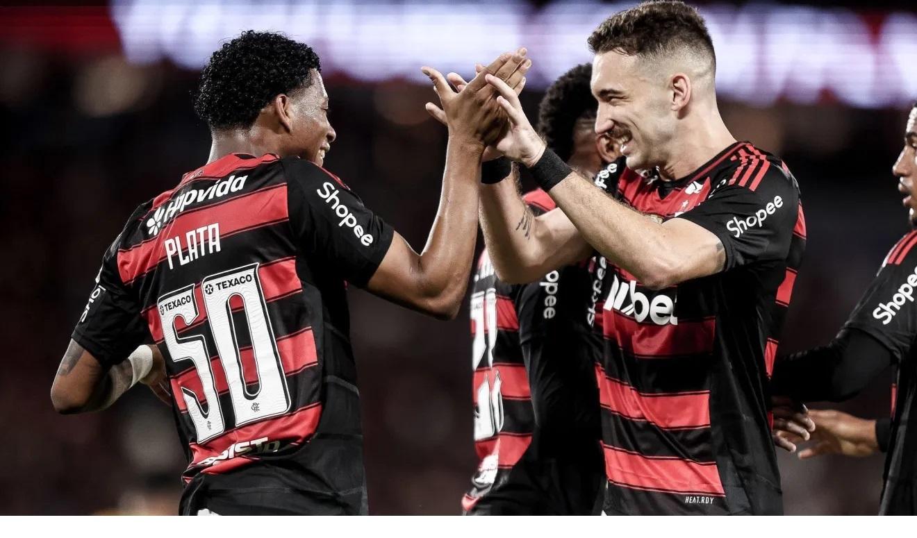 Flamengo vence e aguarda Cruzeiro e Palmeiras por 