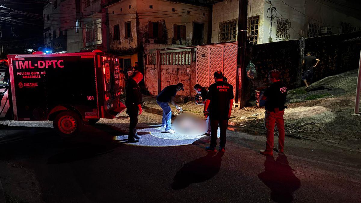 Suspeito de assalto é morto após ser linchado por moradores em Manaus; comparsa foi espancado