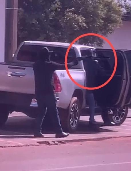 VÍDEO - Bandidos roubam banco no interior de MT e fogem com reféns