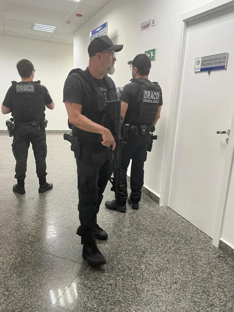 Polícia Civil cumpre mandados na Assembleia Legislativa e prende líder de esquema de servidores fantasmas em Rondônia