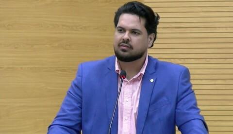 Tribunal de Justiça afasta deputado Jean de Oliveira da Comissão de Meio Ambiente por suspeita de corrupção e ameaça a procurador