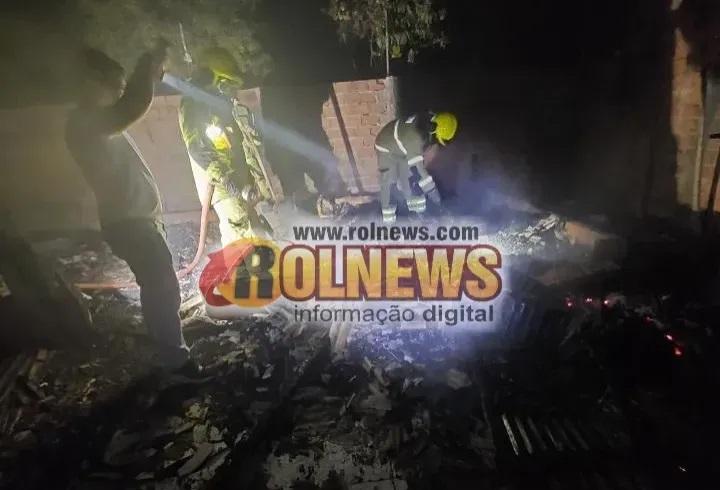Incêndio em residência deixa duas crianças mortas em Rolim de Moura