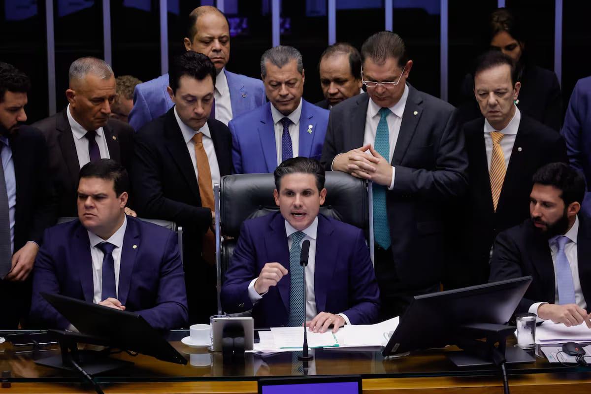Câmara aprova projeto que pode reduzir pena de Bolsonaro