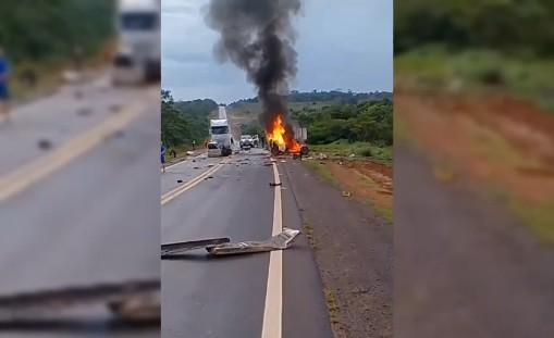 VÍDEO - BR 364 A BR DA MORTE TEM MAIS UM ACIDENTE COM VÍTIMA FATAL NESTA MANHÃ