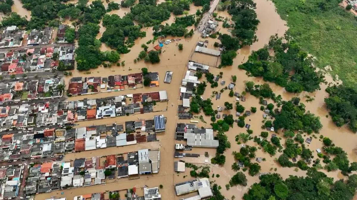 Cheia do Rio Acre: Defesa Civil inicia remoção de famílias em Rio Branco