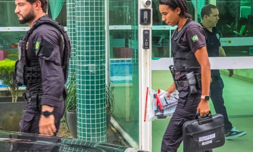 PF apreende celulares e documentos em prédio onde moram Velloso e Mazinho, alvos de Operação no Acre