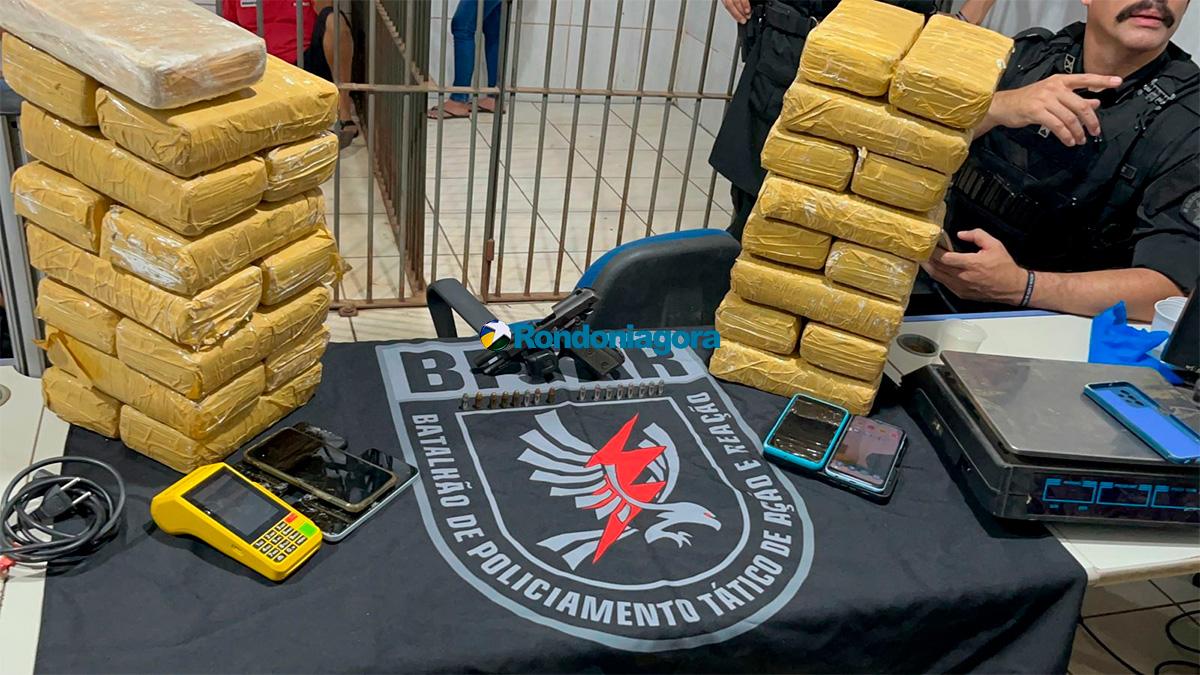Criminoso aponta arma para PM e acaba baleado com comparsa; 31 tabletes de maconha são apreendidos