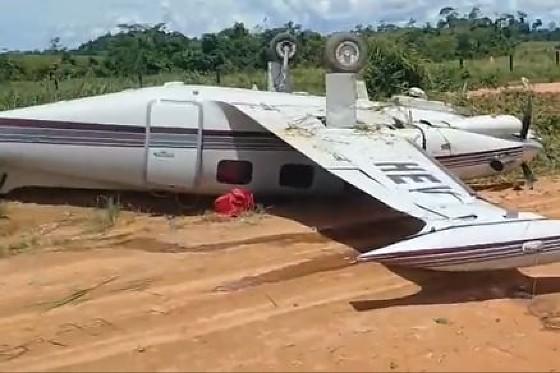 VÍDEO - Aeronave de táxi aéreo tomba ao tentar buscar paciente do SUS em Mato Grosso