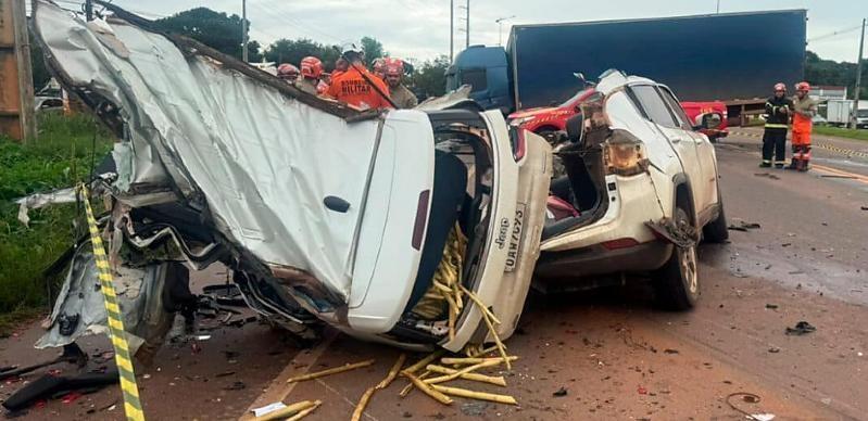 Acidente entre carro e caminhão deixa dois mortos na BR-163 em Sinop