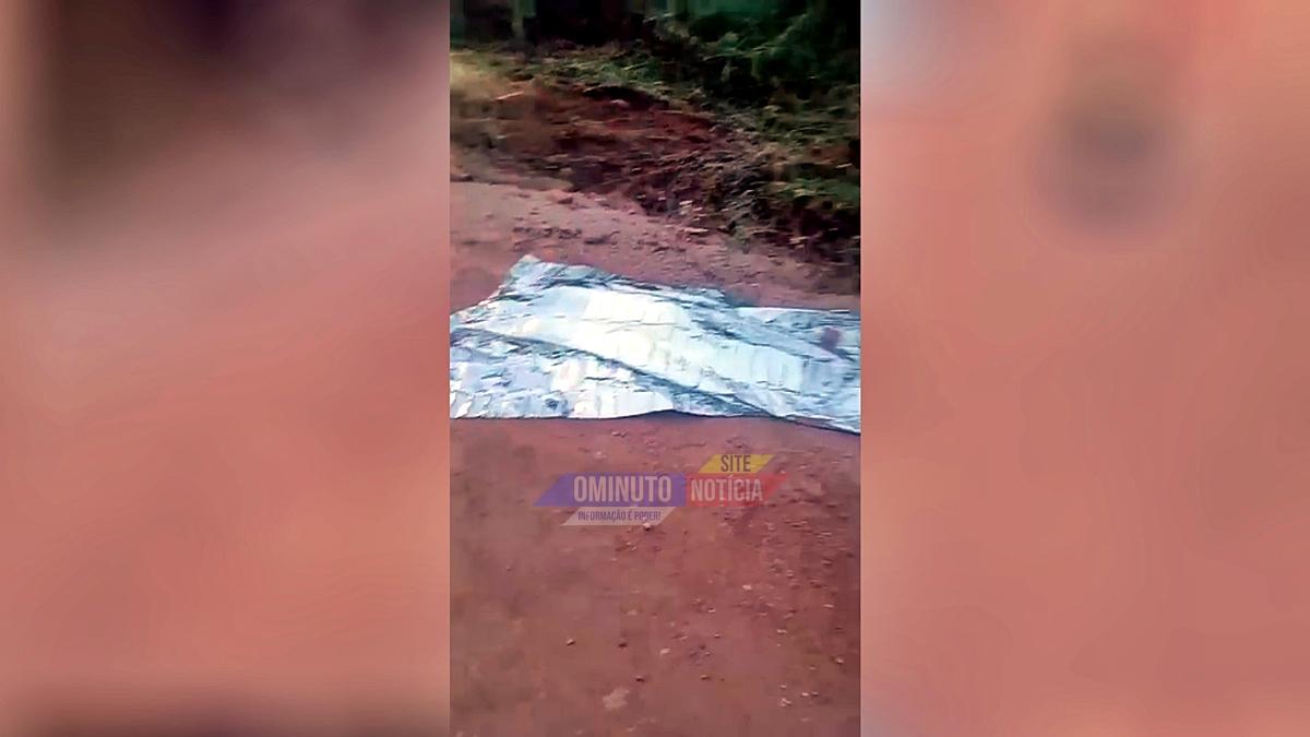 Homem morre em capotamento na Linha 06, em Cacoal