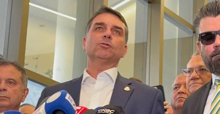 SENADO FEDERAL BANCOU VIAGEM DE FLÁVIO BOLSONARO EM VISITA A VORCARO EM SÃO PAULO