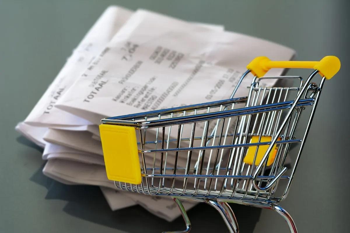 Vendas no varejo caem 3% em abril, pior resultado em um ano, diz Cielo
