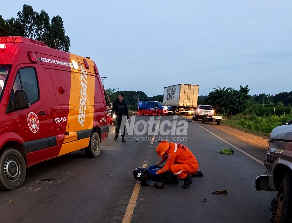 Motociclista e passageira morrem após colisão e atropelamento na BR-481