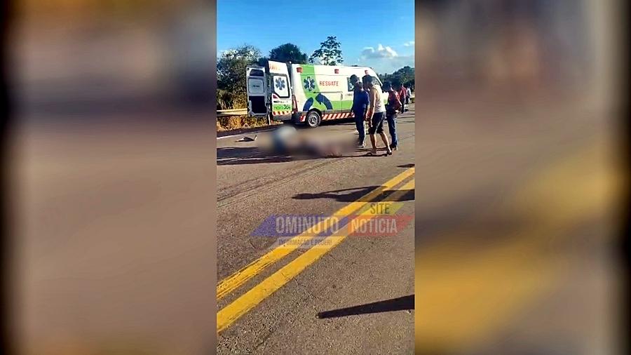 Mulher morre e outras duas pessoas ficam feridas em acidente na BR-364, em Ouro Preto do Oeste, RO