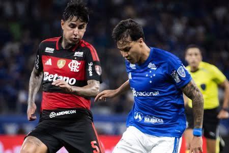 Flamengo vence o Cruzeiro no Maracanã e avança às quartas de final da Libertadores
