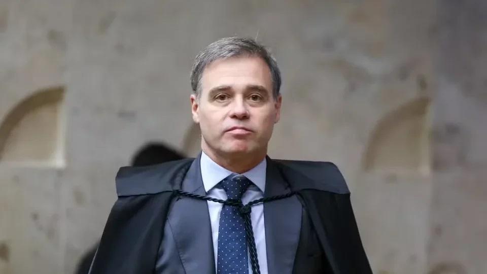 André Mendonça recorre a Fachin após Dino reintegrar diretor-geral da PF