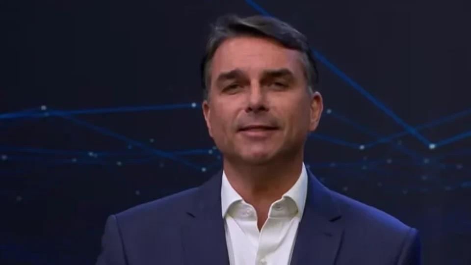 Flávio encerra debate com críticas a Lula e promessa de criar Ministério da Prosperidade