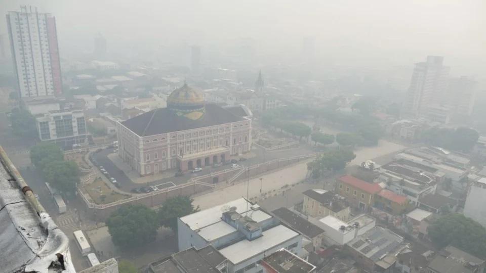 Manaus registra pior qualidade do ar entre capitais do Brasil e suspende aulas por causa da fumaça