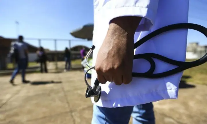 Comissão mista pode votar nesta terça parecer sobre obrigatoriedade de exame para exercício da medicina
