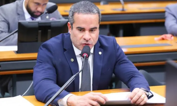 Projeto pune fraude por desconto indevido em folha de pagamento