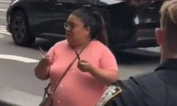 VÍDEO: Mulher esfaqueia duas pessoas em Times Square e é morta pela polícia